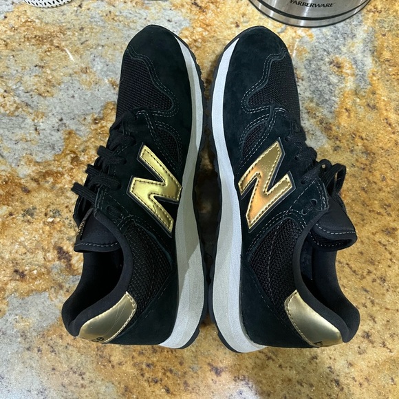 New Balance 520 size 6.5 - Picture 7 of 9